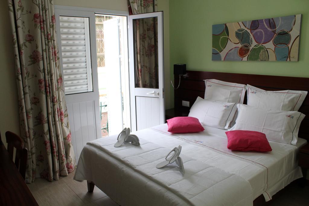 Mindelo Residencial Bed & Breakfast Bilik gambar